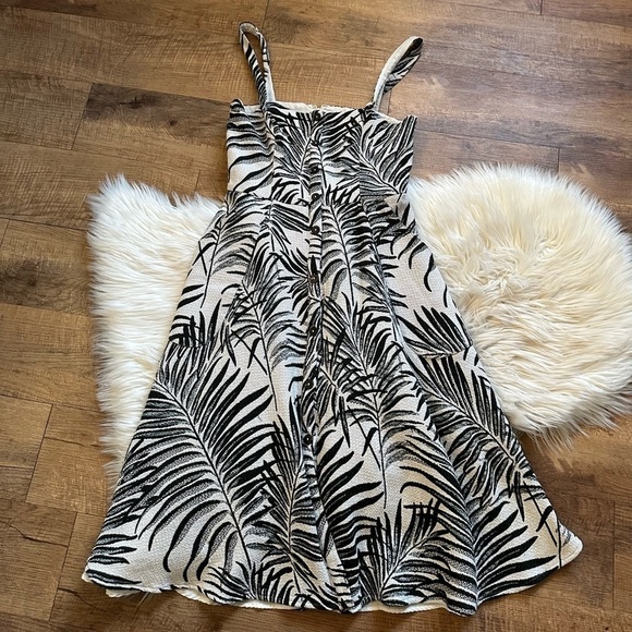 HUTCH Aidy Palm Print Dress - Picture 3 of 6